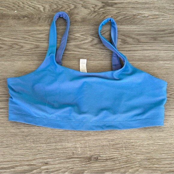 COPY - Alo Yoga Marina Iridescent set - Picture 8 of 8